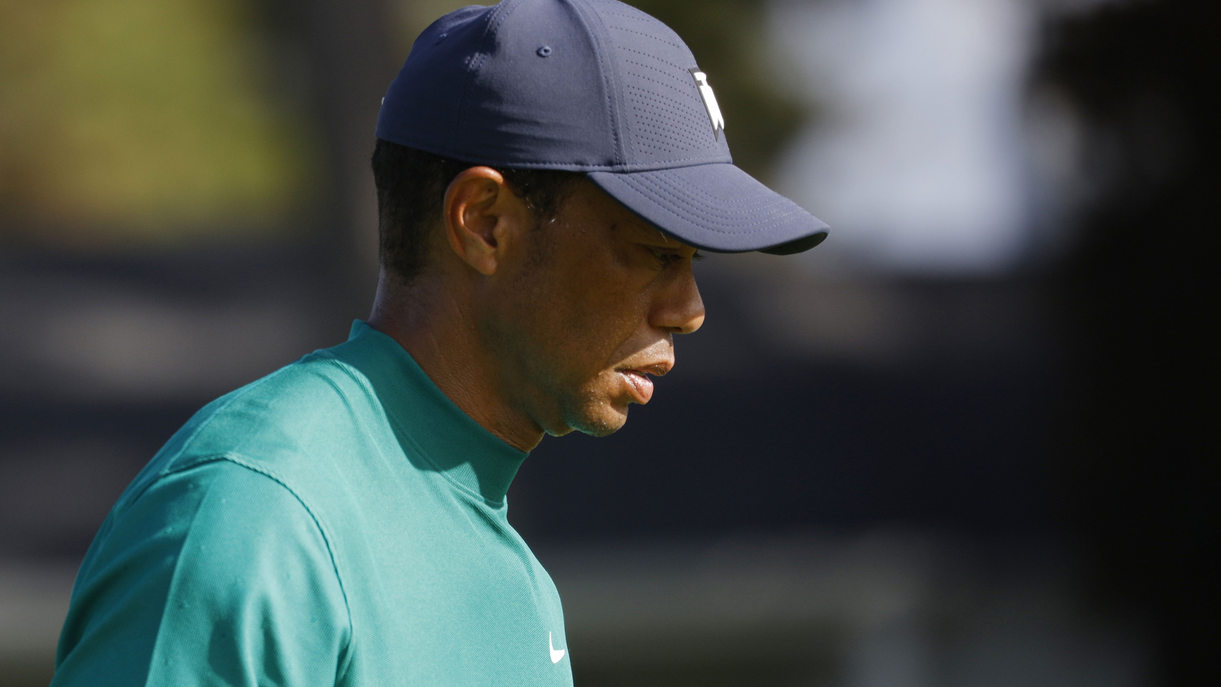 Tiger Woods crash: police may take blood sample to rule out intoxication